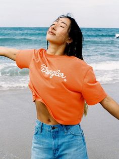 Composition : 100% CottonColor : ORANGE_S,ORANGE_MCountry of Origin : CHINA Sporty Cropped T-shirt With Short Sleeves For Summer, Casual Cropped T-shirt With Short Sleeves For Summer, Sporty Orange T-shirt For Summer, Orange Short Sleeve Tops, Composition, Top Outfits, China, Orange, ? Logo