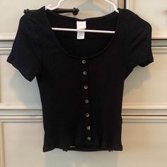 Never Worn! Trendy H&m Tops With Buttons, Trendy H&m Tops With Button Closure, H&m Black Collared Top, Black Ribbed Button-up Top, H&m Black Short Sleeve Tops, Black Knit Button-up Top, H&m Cotton Tops With Button Closure, Knit Crop, Black Button