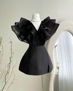 Mini Gown, Hot Prom Dress, Fest Temaer, Black Homecoming Dress, Mode Chanel, Looks Party, Pretty Prom Dresses, Korean Dress, Cocktail Party Dress