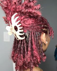 Locs Hairstyles Ideas, Loc Baddie, Dreadlock Ideas, Dyed Locs, Pretty Locs, Dreadlocks Hair Care, Loc Hairstyles