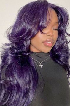 Purple And Indigo Hair, Black Fading Into Purple Hair, Dark Purple Hair Dye Ideas, Black Woman With Purple Hair, Black Women With Purple Hair, Purple Hair With Black Highlights, Hair Dye Ideas Color, Purple Hair Costume Ideas, Purple Hair On Black Women