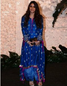 Ritika Sajdeh, Dhoni Photos, Ms Dhoni Photos, Ms Dhoni, Winter Fashion Outfits Casual, Celebrity Travel, Indian Fashion Dresses, Outfits Casual