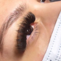 Black And White Eyelash Extensions, Brown And Black Lashes Extensions, White And Black Eyelash Extensions, Mink Eyelash Extensions Black Women, Alt Lash Extensions, Lash Extensions Styles, Brow Lash, Flawless Makeup