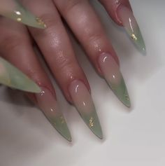 Long Nail Designs Almond, Long Almond Nail Ideas, Stiletto Nails Simple, Long Almond Nails Designs, Green Stiletto Nails, Nail Designs Almond, Almond Nail Ideas, Long Almond