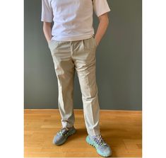 Men vintage straight trousers in beige, fits S-M, light, perfect condition Measurements Waist 93 cm Hips 107 cm Length 100 cm Beige Relaxed Fit Chinos With Straight Hem, Beige Relaxed Fit Straight Chinos, Beige Relaxed Fit Chinos, Beige Chinos For Business Casual With Straight Hem, Beige Straight Chinos For Business Casual, Beige Chinos For Business Casual, Beige Fits, Vintage Trousers, Straight Trousers