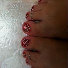 Christmas Toes Nails Designs, Christmas Pedicure Ideas Toes, Christmas Pedicure Designs, Christmas Toe Nails, Christmas Toe Nail Designs, Pedicures Ideas, Christmas Pedicure, Toe Nail Design