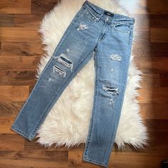 Basically Brand New, Worn Few Times! Boyfriend Jean Fit Super Cute And Comfortable. Distressed Look, Very Trendy. No Stains Or Tears! Can Give Measurements Upon Request! Aeropostale Outfits, Mom Jeans Ripped, Womens Boyfriend Jeans, High Rise Boyfriend Jeans, Jean Fit, Black Mom Jeans, Denim Jeans Ripped, Ripped Boyfriend Jeans, Aeropostale Jeans