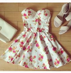 Cute dress Cameron Dallas, Strapless Floral Dress, Bustier Dress, Dresses Ideas, Mode Vintage, A Dress, Floral Print Dress, Teen Fashion, Look Fashion