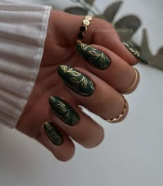 Zen Nail Art, Dark Green Gold Nails, Simple Witchy Nails, Wiccan Nails, Pagan Nails, Pink Trendy Nails, Stamping Nail Art Ideas, Green And Gold Nail Designs, Botanical Nails