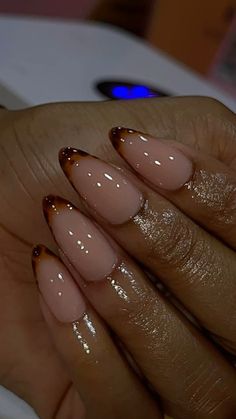 Drippy Nails, Classy Almond Nails, Oval Nail, Oval Nails Designs, Fingernail Art, 2022 Nails, Shape Nails, Manicure Nail Designs, Home Design Diy