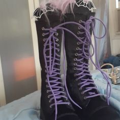 Brand New Black And Purple Bat Combat Boots By Sugar Thrillz, Purchased From Dolls Kill. Brand New. Really Funky And Cool. Calf Length. Size 6m Retail $148 #35s Sugar Thrillz Shoes, Draculaura Costume, Halloween Boots, Purple Goth, Descendants 1, Demonia Boots, Happy Monster, Goth Shoes, Purple Boots