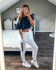 Casual Sporty Outfits, Cute Sporty Outfits, Model Pose, Legging Outfits, Lazy Outfits, Outfit Trends, Ținută Casual