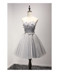 Shop cheap grey ball-gown sweetheart short tulle homecoming dress with beading online. Custom-made any plus size or color. Pro since 2009. Gray Homecoming Dress, Dress Short Tight, Formal Dance Dresses, Grey Short Dress, Debut Dresses, Dama Dresses, Short Formal Dress, Homecoming Dresses Short Tight, White Homecoming Dresses