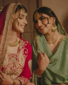 Traditional Punjabi Wedding, Aesthetic Culture, Manpreet Kaur, Suit Inspiration, Desi Love, Desi Aesthetics, Mehndi Photo, Pakistani Suit, Bridal Dress Fashion