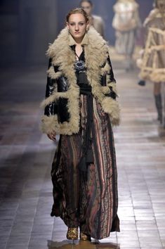 Lanvin Fall/Winter 2015 Winter Boho Outfits, Nomad Fashion, Alber Elbaz, Outfits Cold, Artsy Style, Winter Boho, Cute Jackets, 2015 Fashion, Fall 2015