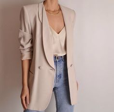 Flattering Business Casual Outfits, Smart Casual Work Outfit, Asymmetrical Shirt, Elegante Casual, Classy Work Outfits, Smart Casual Outfit, Outfit Fall, Outfits Fall, Casual Work Outfits