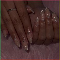 Short Nail Designs White Silver Glitter, Simple And Elegant Nails Classy, Short Sparkly Nails Simple, Silver Clear Nails, Dark Silver Glitter Nails, Sparkly Birthday Nails Almond, Classy French Tip Nails Sparkle, Cute Almond Nails Design Birthday, Birthday Nails French Tip Glitter