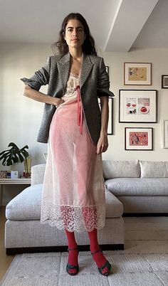 Slay Fits, Leandra Medine Style, Red Tights, Leandra Medine, Fashion Sites, Fashion Site, Simple Shirts, Playing Dress-up, 2024 Fashion