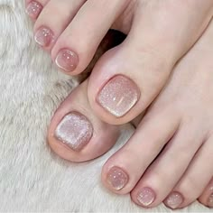 Glitter Pedicure, Glitter Toe Nails, Press On Toenails, Nails Bling, Acrylic Glue, Eye Nail Art, Pretty Nail Polish, Hello Nails, Summer Toe Nails