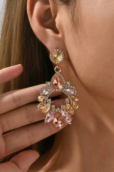 Rose Gold statement earrings rhinestone drop earrings Fashion Jewelry 15 Styles to choose from in all colors Search "statement earrings" Rose Gold Statement Earrings, Jeweled Earrings, Bold Jewelry, Prom Jewelry, Gold Statement Earrings, Alloy Earrings, Glass Earrings, Rhinestone Earrings, Elegant Earrings