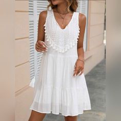 New Boho Crochet Lace Tie Ruffle Dress * Sleeveless * Tassel Fringe Tie Scoop Neck * High Waist Babydoll Smock Style * Tiered Ruffle Skirt * Lined * Relaxed Loose Fit *Approximate Unstretched Measurements* Small (4) *Bust 37" *Length 34.5" Medium (6) *Bust 38.5" *Length 35.25" Large (8/10) *Bust 41" *Length 36.25" Xl (12) *Bust 43.25" *Length 37" ** On Order ** Will Ship In 7- 14 Days * Color : White Fabric : Soft Flowy Viscose & Poly #Long Cami Slip Paisley Floral Printed Pretty Luxury Spring S Hot Pink Midi Dress, Burgundy Bodycon Dress, Long Sundress, Mini Sheath Dress, Lace Sleeveless Top, Tiered Ruffle Skirt, Lace Tie, Wedding Gowns Vintage, Embroidered Maxi Dress