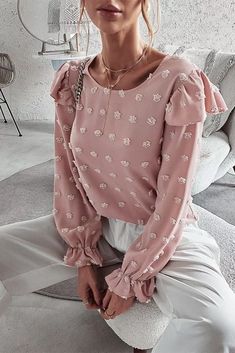 US$ 29.99 - 2022 Spring Streetwear Long Sleeve Shirts Puff Long Sleeve Pink Loose Fashion Women Blouses Shirt - www.streetally.com Classy Tops, Swiss Dot Blouse, Classy Blouses, Puff Long Sleeves, Pink Ruffle, Swiss Dot, Women Shirts Blouse, How To Look Classy, Lace Tops