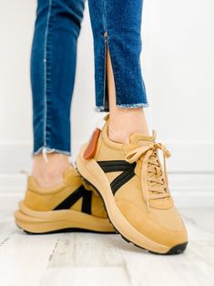 Show off sporty style in the SCOUT everyday sneaker featuring an anatomical cushioned footbed and exaggerated grip sole. Mia Tennis Shoes, The Scout, Black 7, Sporty Style, Show Off, Tennis Shoes, Black And Tan, Tennis, Sneakers