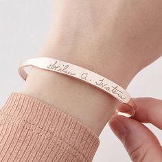 Handwriting Bracelet Signature Bracelet Handwriting Gift - Etsy Handwritten Jewelry, Handwritten Necklace, Loss Of Mom, Her Loss, Remembering Mom, Bread Boards, Handwriting Bracelet, Handwriting Gifts, Loss Of Mother