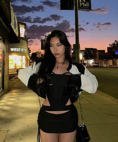 Nightclub Outfit, Luxury Clothing Brands, Ideal Girl, Chica Cool, Pinterest Outfits, Casual Chic Outfit, Japan Fashion, Casual Style Outfits