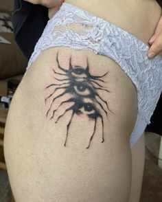 Pelvis Tattoo, Grunge Tattoos, Gotik Tattoo, Hero Oc, Funky Tattoos, Waka Waka, Sick Tattoo, Spider Tattoo, Aesthetic Tattoo