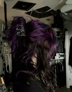 raven queen aesthetic | ever after high Raven Hair, Dark Purple Hair, Hair Color Underneath, Hair Color Streaks, Raven Queen, Dyed Hair Inspiration, Halo Hair, Pretty Hair Color, Peinados Fáciles Para Cabello Corto