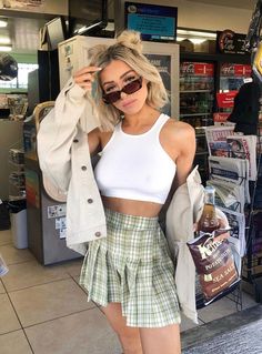 40s Mode, Tennis Skirt Outfit, Cute Skirt Outfits, Streetwear Mode, Mode Inspo, Plaid Skirt, Mode Vintage, Girly Outfits, Looks Style