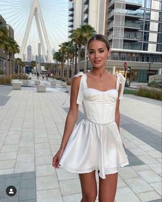 White Short Dress Aesthetic, White Mini Dress Aesthetic, Grad Dress White, Homecoming Dresses Aesthetic, Cream Dress Short, Prom Dresses Aesthetic, Unique Mini Dress, Sweet 16 Outfits, Coquette Clothing