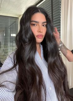 Jet Black Hair Aesthetic, Mediterranean Hair, Soft Beauty, Hair Aesthetic, Daily Makeup, Pure Beauty, Aesthetic Outfit