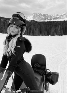 Women’s Snowmobile Outfit, Snow Mobile Outfits For Women, Colorado Skiing Outfits, Snowmobile Picture Ideas, Snow Mobile Pictures, Snowmobile Photoshoot, Snow Mobile Outfit, Snowmobile Outfit Woman, Colorado Ski Trip Outfits