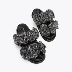 Designer Shoes & Accessories For Men & Women | Kurt Geiger Black Slip On Sandals, Clothing Finds, Decal Codes, Urban Fashion Women, Black Slip On, Suede Fashion, Cute Sneakers