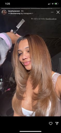 Honey Blonde Dyed Natural Hair, Royal Blue Long Dress Formal, Redhead Colors Hair, Honey Blonde Light Skin, Natrual Hair Colors, Hair Dye Ideas Honey Blonde, Honey Brown Sew In Weave, Carmel Hair Color On Black Women, Blonde And Honey Brown Hair