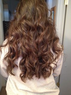 Cut Wolf, Bombshell Hair, Curly Hair Beauty, Frizzy Curly Hair, Y2k Hairstyles, Hair Tint, Peinados Fáciles Para Cabello Corto, Curly Hair Inspiration, Curly Hair Care