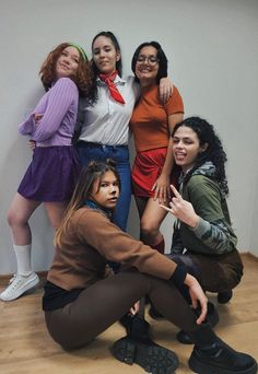 @esther_eduardo6 Scooby Doo Costumes Women, Shaggy Outfit, Scooby Doo Cosplay, Badass Halloween Costumes, Scooby Gang, Senior Year Fun