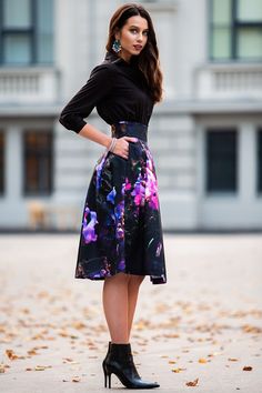 Floral Printed Skirt, High Waist Skirt, Plus Size Clothing Purple flared skirts with purple flower print. ➤ Features > Skirt length: 70 cm (27.5') > high waist skirts > waistband > wide front and back pleats > fully flared skirts > side pockets > mid length ➤ Sizing My Size Guide in FAQ section below will help you define the perfect size match. The item can also be made according to your measurements - just message them to me. ➤ Delivery Your item is made-to-order and will b Retro Black A-line Skirt, Spring Cocktail Maxi Skirt, Flowy Lined Cocktail Skirt, Gathered Skirt For Cocktail Occasions In Spring, Gathered Skirt For Spring Cocktail Events, Spring Cocktail Skirt With Gathered Detail, Relaxed Midi Skirt For Cocktail Occasions, Spring Cocktail Skirt With Lining, Full Mini Skirt For Spring Evening