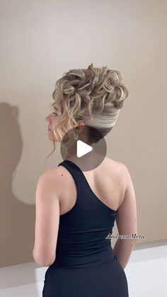 33K likes, 410 comments - andreeamera pe June 15, 2024: "💫French twist 💫Watch until the end❗️❗️ Do you like it my dears?🤔  Model @saracseh   #AndreeaMera_hairstyleandacademy #andreeamera  #hairtrends #hairinspiration #haireducator #hairdresser #hairtutorial #haireducation #hairacademy  #hairstyles_ideas_ #weddinghair #beauty #bridehairstyle #hairlover #blondehair #hairlove #bride #bridetobe #bridesmaids  #bridal #brideandgroom #modernsalon  #curlyhair #curls #braids". Olden Days Hairstyles, Updue Hairstyles Wedding, Dark Hair Updo Hairstyles, French Twist With Curls, French Updo Hairstyles, High Up Dos For Medium Hair, Skills Usa Cosmetology Updo, Western Updo Hairstyles, Messy French Twist Updo