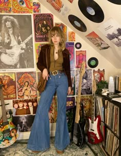 70s rock and roll aesthetic Vintage Outfits Aesthetic 80s, 70s Aesthetic Rock And Roll, 1970 Rock Fashion, 80s Fits Aesthetic, 70s Fashion Tops, 70s Style Outfits Women, 70s And 80s Outfits, 70s Colorful Outfits, 70s Rock Star Aesthetic