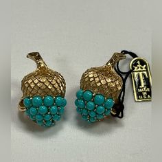 Vtg Crown Trifari Alfred Philippe Gold Tone Acorn Clip On Earrings Turquoise Very Rare And Collectable. New With Original Tag. Marked. 1950-1960s 1950s Earrings, Leaf Earrings Silver, Pink Crown, Trifari Jewelry, Vintage Trifari, Crown Trifari, Earrings Turquoise, Oak Leaf, Beaded Dangle Earrings