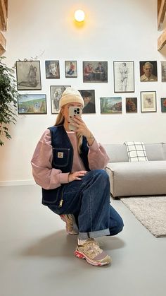 #unisex #womenswear#womensstyle #streetstyle #streetwear #streetfashion #menswear #baggy Hiking Core Outfits, Baggy Outfits Women, Womens Streetwear Outfits, Cold Festival Outfit Ideas, Baggy Outfit Woman, Cold Festival Outfit, Streetwear Fashion Fall, Unisex Fashion Streetwear, Gorpcore Fashion