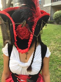 Tricorn hat for teen pirate costume. Basic cheap costume hat with added trim, feathers and embellishments. Pirate Hat Decorations, Pirate Hat Diy, Diy Pirate Hat, Steampunk Pirate Costume, Pirate Costume Ideas, Russian Winter Hat, Pirate Costume Diy, Pirate Garb, Tricorn Hat