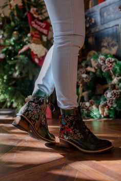 SOFFIA | FLORAL APPLIQUED LACE UP LEATHER ANKLE BOOT – SMAIBULUN Night Out