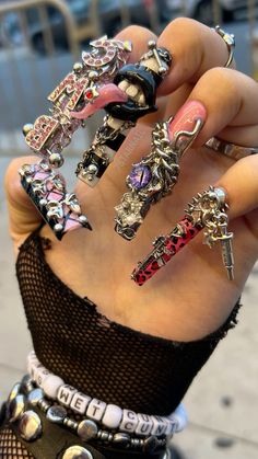 Hand sculpted 3d piercied tongue nails Spikes On Nails, 3d Long Nail Designs, Xxl Nail Ideas, Xxl Nail Designs, Y2k Nails Long, Clear Jelly Nails, Fire On Nails, Extra Baddie Nails, Nail Tech Photoshoot Ideas