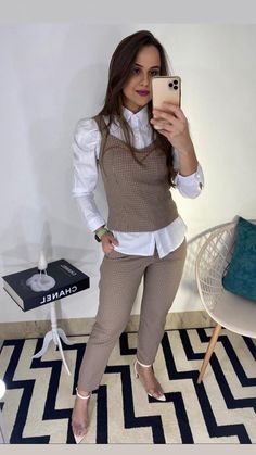 Young Professional Fashion, Girls Attire, Beauty Boost, Power Of Makeup, Stylish Short Dresses, Business Outfits Women, Stylish Work Attire, Office Outfits Women, Business Casual Outfits For Work