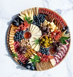 Cheeseboard in Atlanta Graze Boxes, Xare, Finger Food Desserts, Charcuterie Board Meats, Charcuterie Appetizers, Hello 2023, Catering Options, Party Food Buffet, Gourmet Cheese