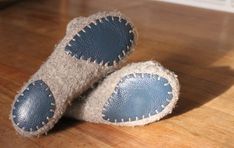 Crochet Sleepers, Sewing Slippers, Felt Boots, Diy Slippers, Handmade Slippers, Felt Shoes, Crochet Socks, Wool Slippers, Felted Slippers